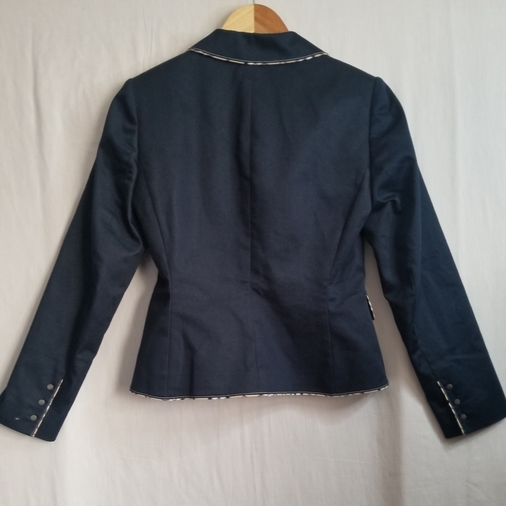 Tahari - Picture 2 of 3